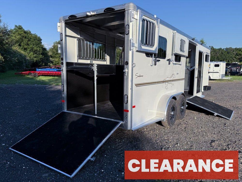 Sundowner Charter SE 2+1 Gooseneck Straight Load - White w/Stainless Nose (2) 5,200lb Axles - Side R - 2 Horse - Horse Trailers - Stryker Dealership Group