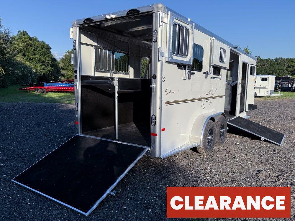 Sundowner Charter SE 2+1 Gooseneck Straight Load - White w/Stainless Nose (2) 5,200lb Axles - Side R - 2 Horse - Horse Trailers - Stryker Dealership Group