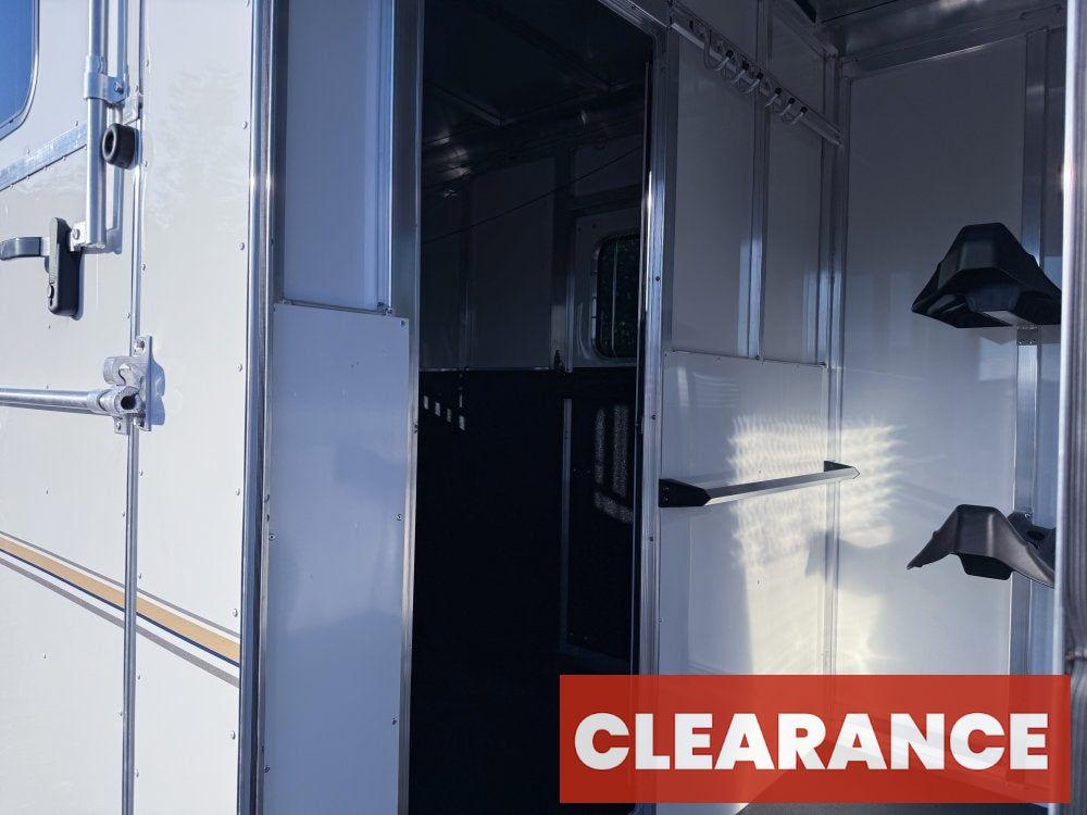 Sundowner Charter SE 2+1 Gooseneck Straight Load - White w/Stainless Nose (2) 5,200lb Axles - Side R - 2 Horse - Horse Trailers - Stryker Dealership Group