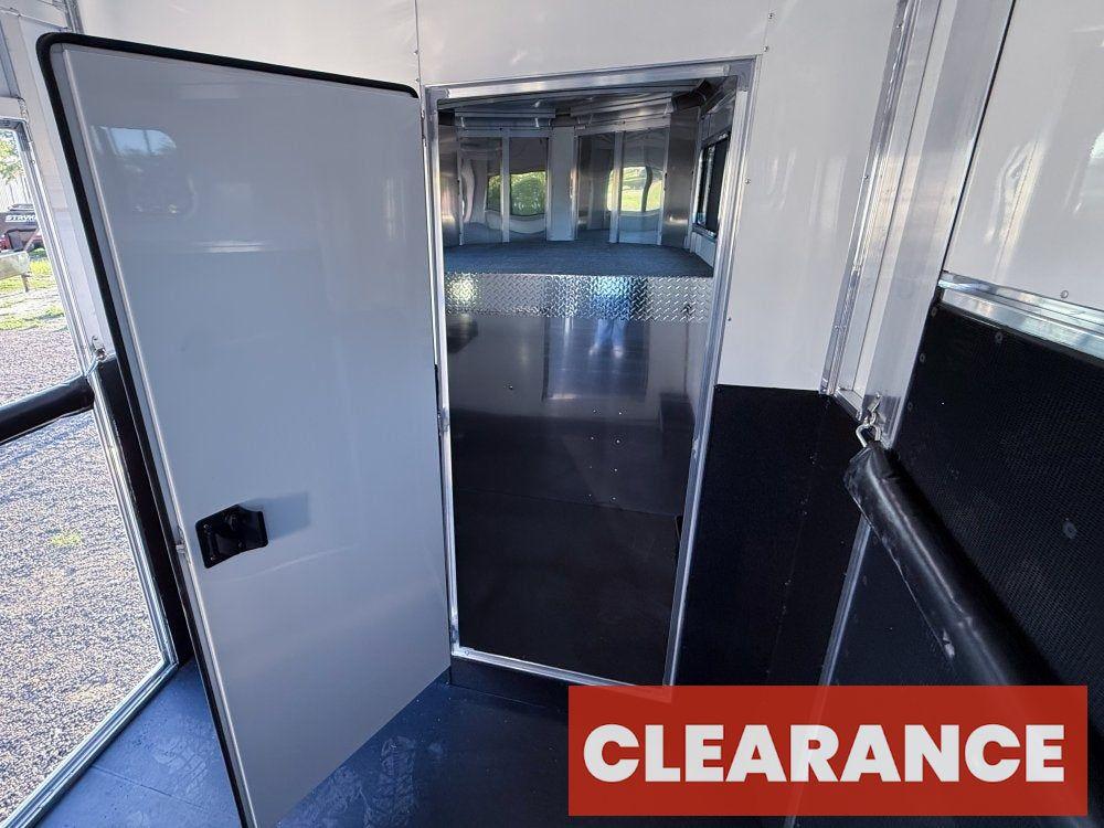 Sundowner Charter SE 2+1 Gooseneck Straight Load - White w/Stainless Nose (2) 5,200lb Axles - Side R - 2 Horse - Horse Trailers - Stryker Dealership Group