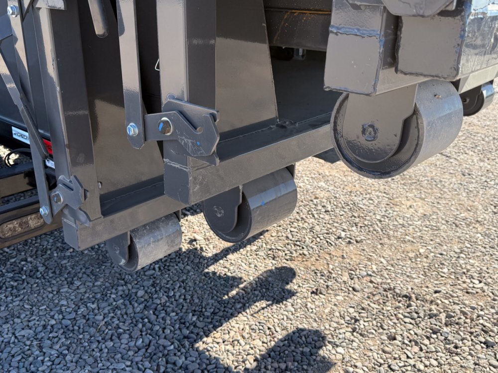Horizon 16' RDZ GN Roll off Bundle (2) 8k Axles + 3 Bins w/ 4' Walls 13900