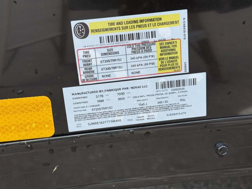 7 x 16 DX 7K Flat Top V Nose Enclosed - (2) 3500 lb Axles 140455