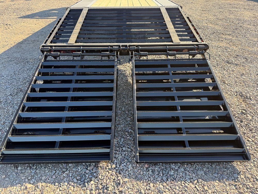 25' Stryker Gooseneck Deckover Trailer Mega Ramps - (2) 7K Axles 003788 - Stryker Dealership Group