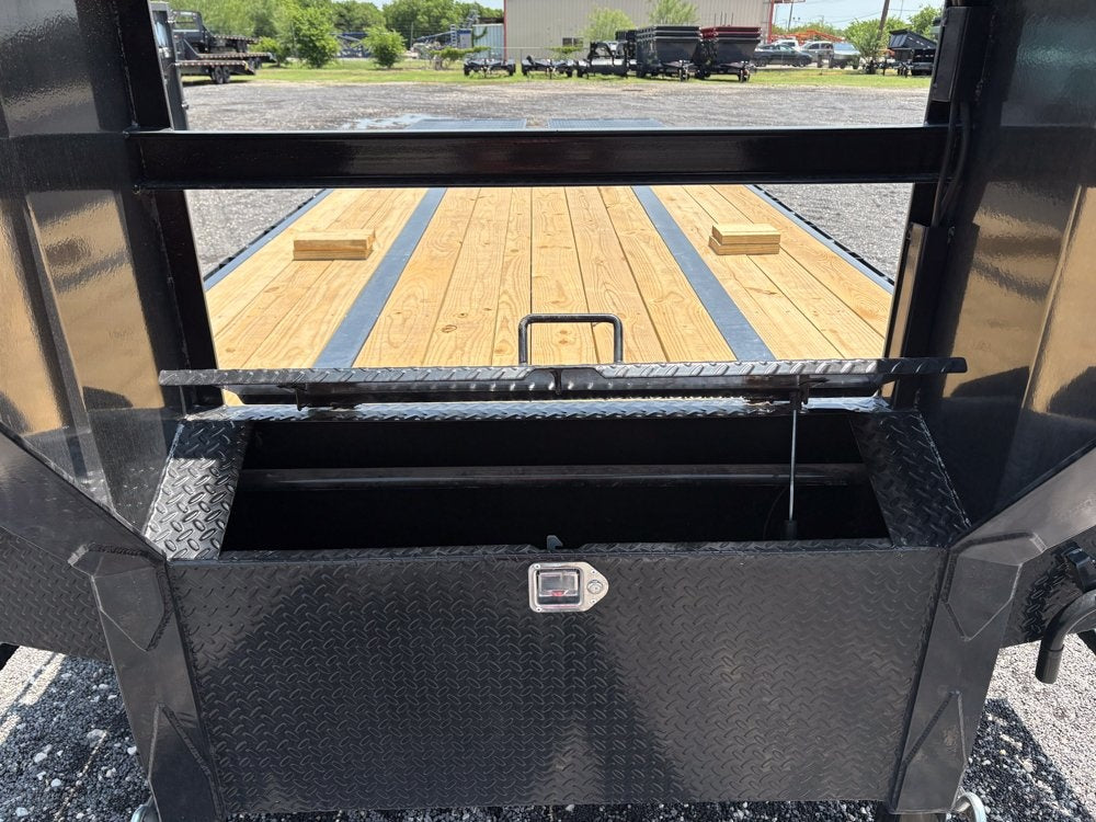 25' Stryker Gooseneck (2) 10K Axles Mega Ramps Dual Wheels - 10K MR DW/Deckover Trailers - Stryker Dealership Group