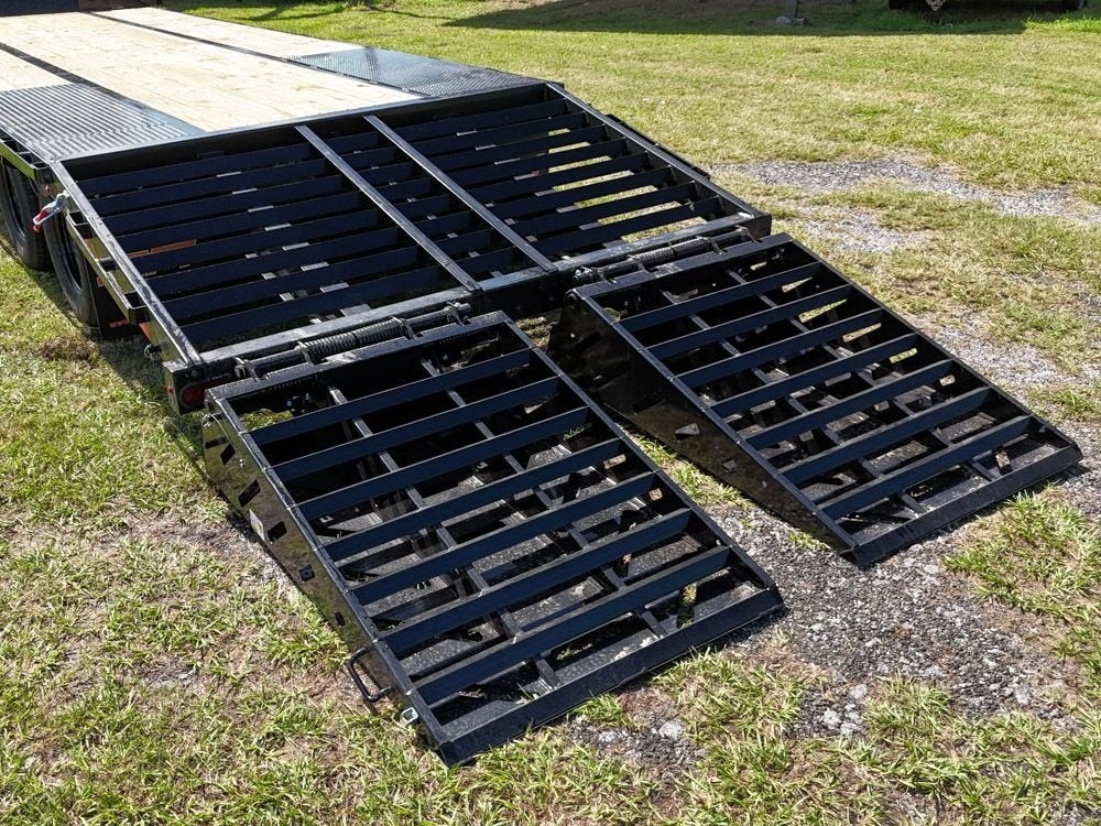 26' FHZ Gooseneck Deckover w/ Mega Ramps (2) 10K Axles - 10K MR DW/Deckover Trailers - Stryker Dealership Group