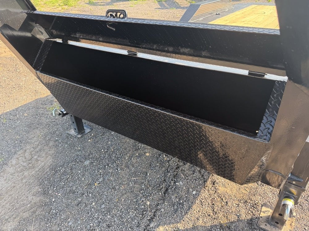 26' Horizon HET Gooseneck Equipment Tilt Trailer Drive Over Fenders - (2) 10K Axles - Equipment Tilt - Stryker Dealership Group