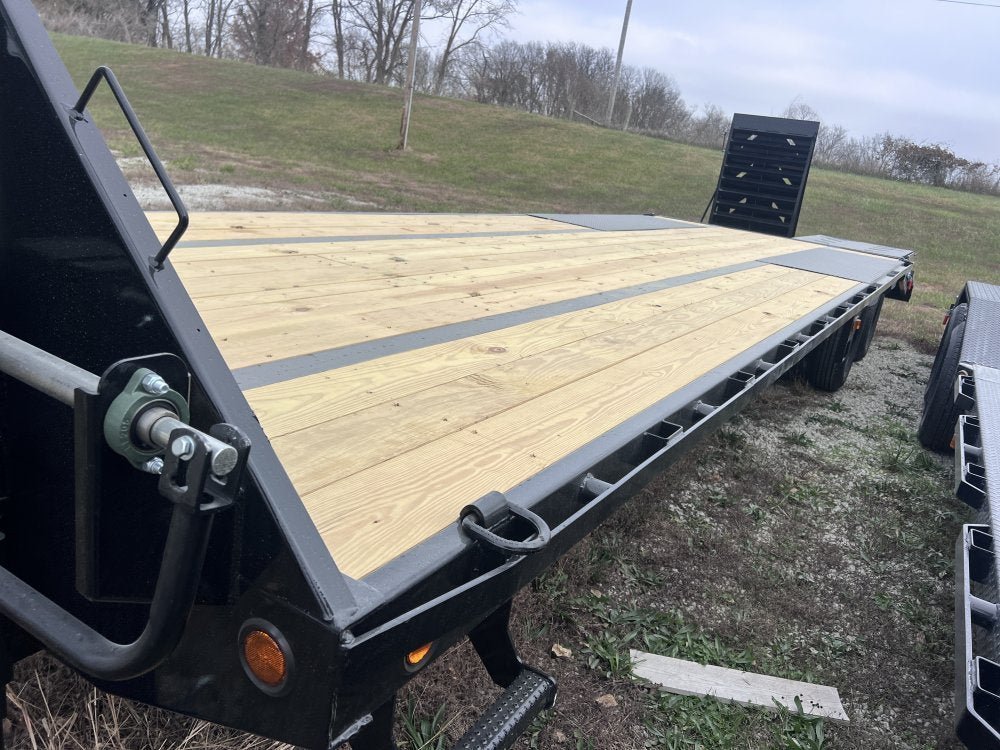 30' Iron Bull FLG Gooseneck Deckover Trailer Mega Ramps - (2) 10,000 lb Axles 914366 - Stryker Dealership Group