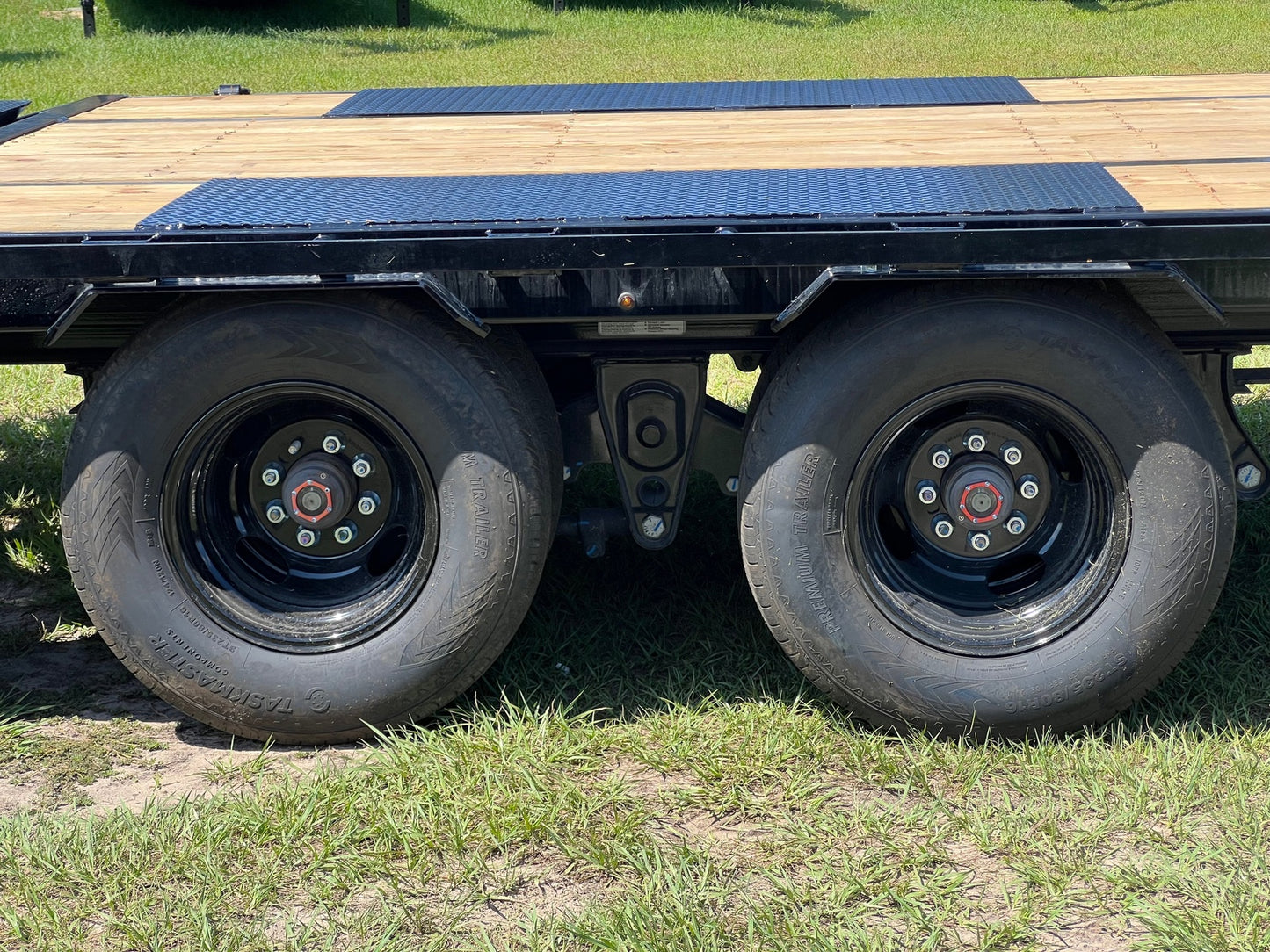 32' FHZ Gooseneck 2-10k Axles Mega Ramps 003708 - Gooseneck Flatbed CDL - Stryker Dealership Group