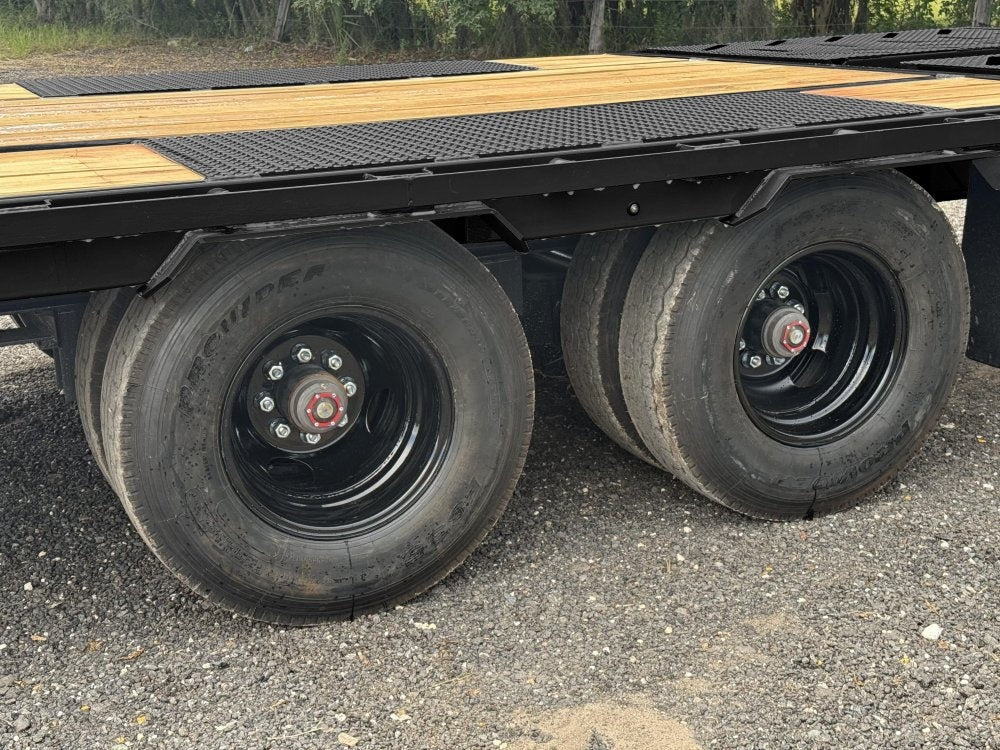 32' FHZ Gooseneck Deckover w/ Mega Ramps (2) 12K Axles - 12K MR/Deckover Trailers - Stryker Dealership Group
