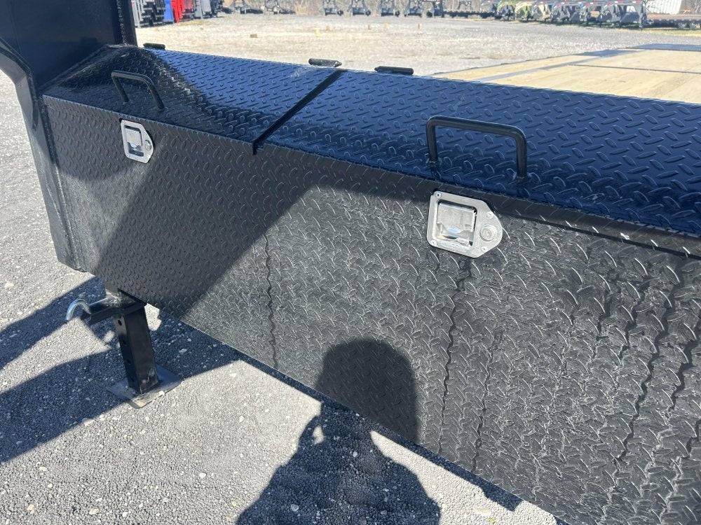 32' Stryker Gooseneck Deckover Trailer Mega Ramps - (2) 7K Axles - Super Single Deckover/DO 7K MR - Stryker Dealership Group