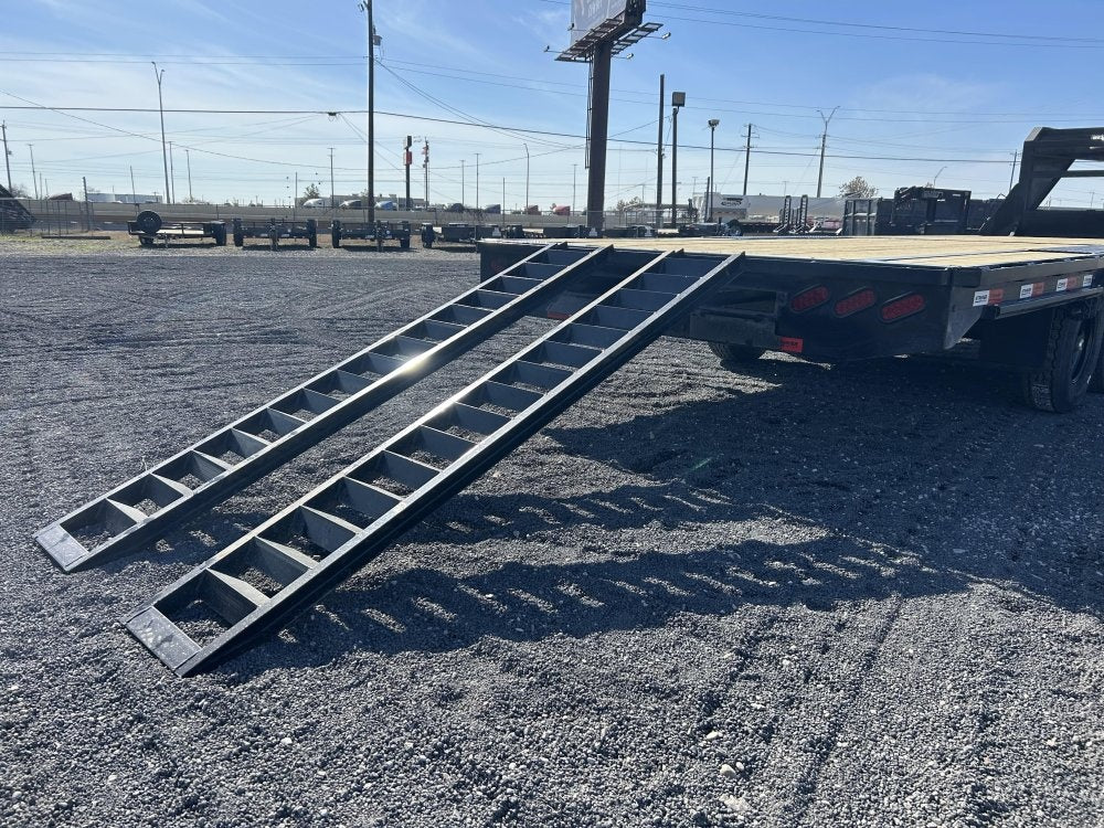 32' Stryker Gooseneck Deckover Trailer Straight Deck - (2) 7K Axles - Super Single Deckover/DO 7K SD - Stryker Dealership Group