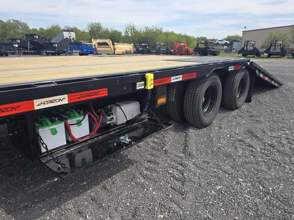 34' FYZ Gooseneck Flat deck Hydraulic Dovetail 012044 - Stryker Dealership Group