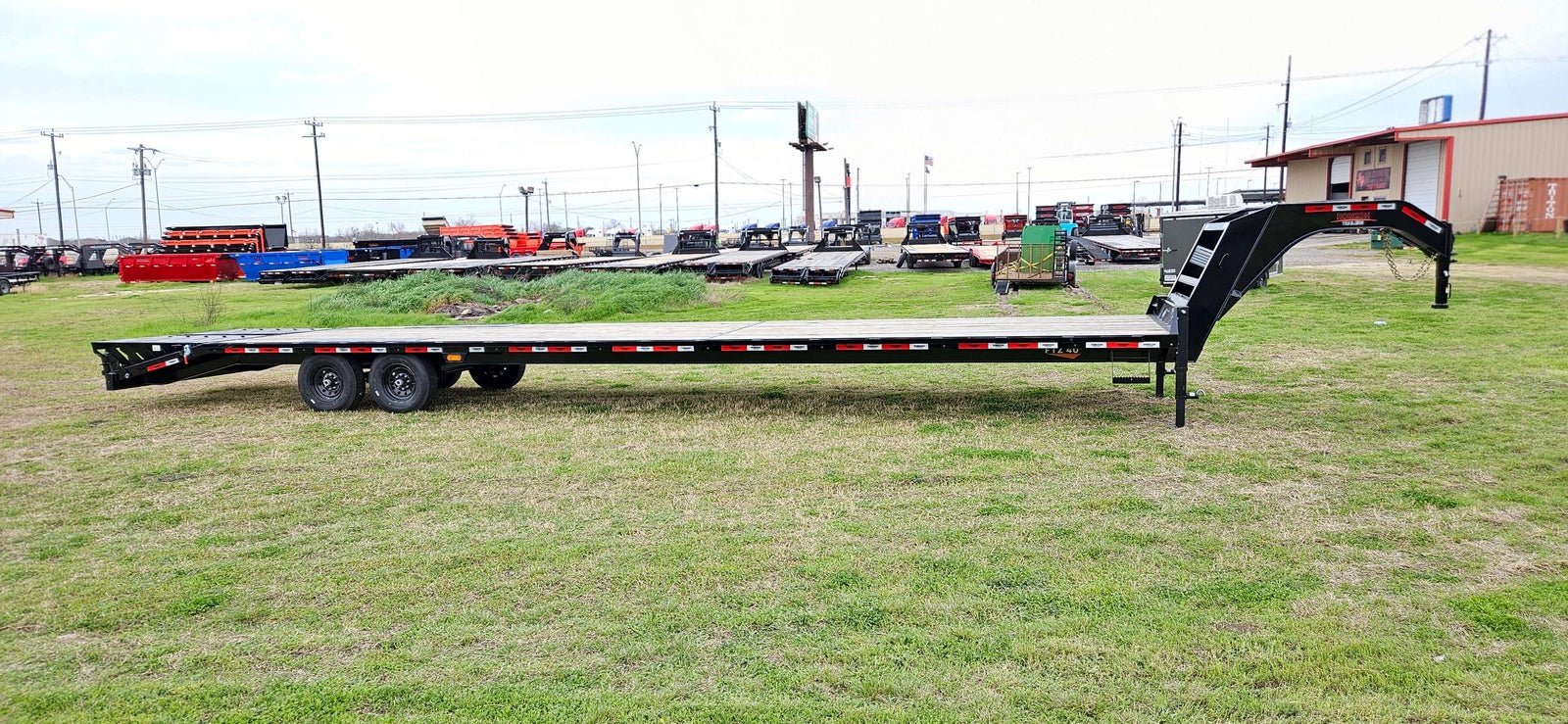 40' Horizon FTZ Gooseneck Mega Ramps (2) 7k Axles 1350 - Stryker Dealership Group