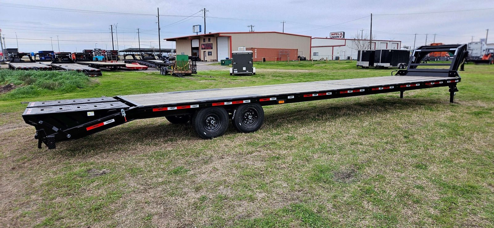 40' Horizon FTZ Gooseneck Mega Ramps (2) 7k Axles 1350 - Stryker Dealership Group