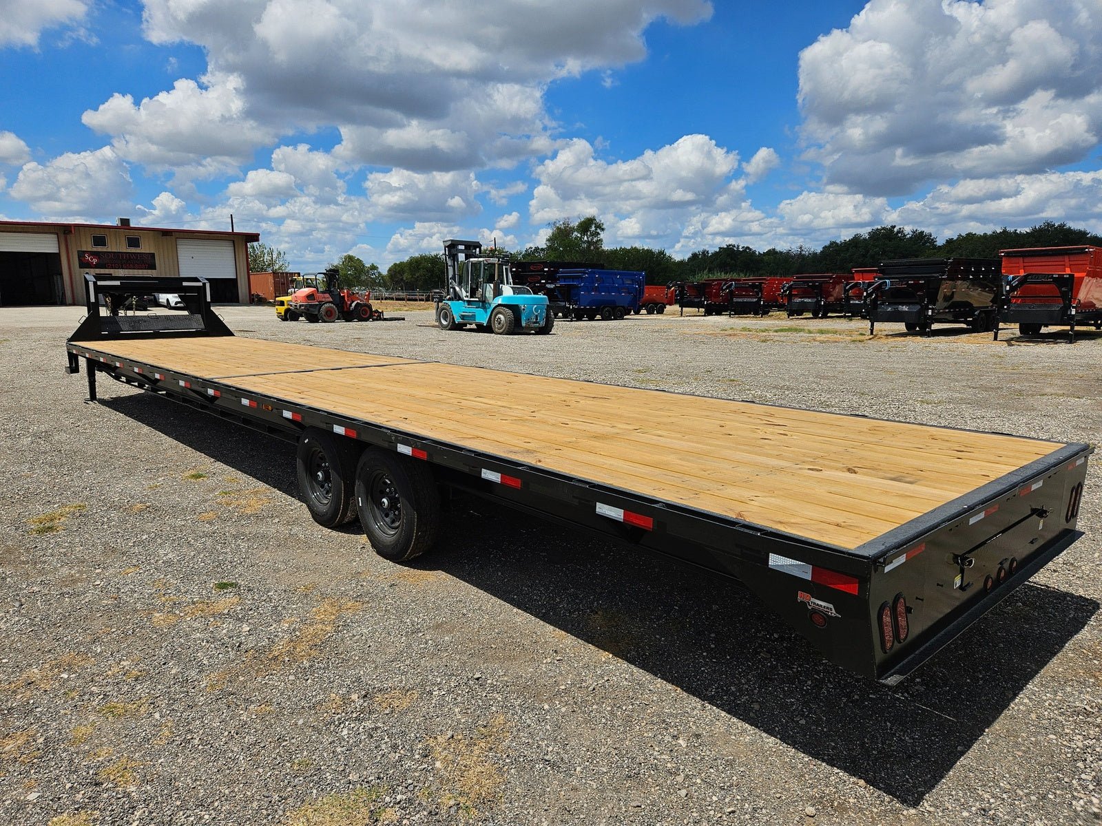 40' Straight Deck ECO with 14 ply Tires ECO40GN7KBKSD - Stryker Dealership Group