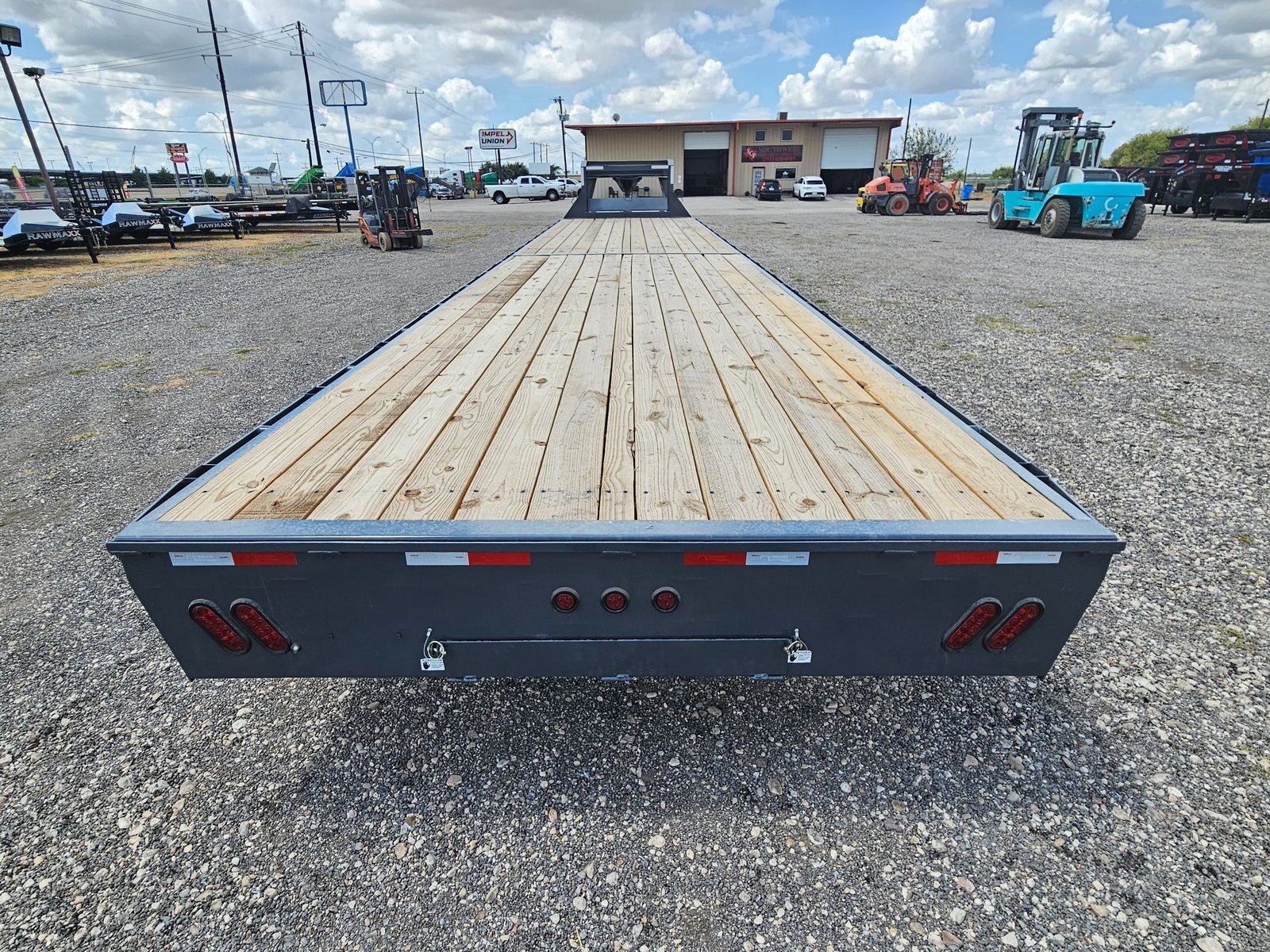 40' Straight Deck ECO with 14 ply Tires + Torque Tube ECO40GN7KGRYSD+TT - Stryker Dealership Group