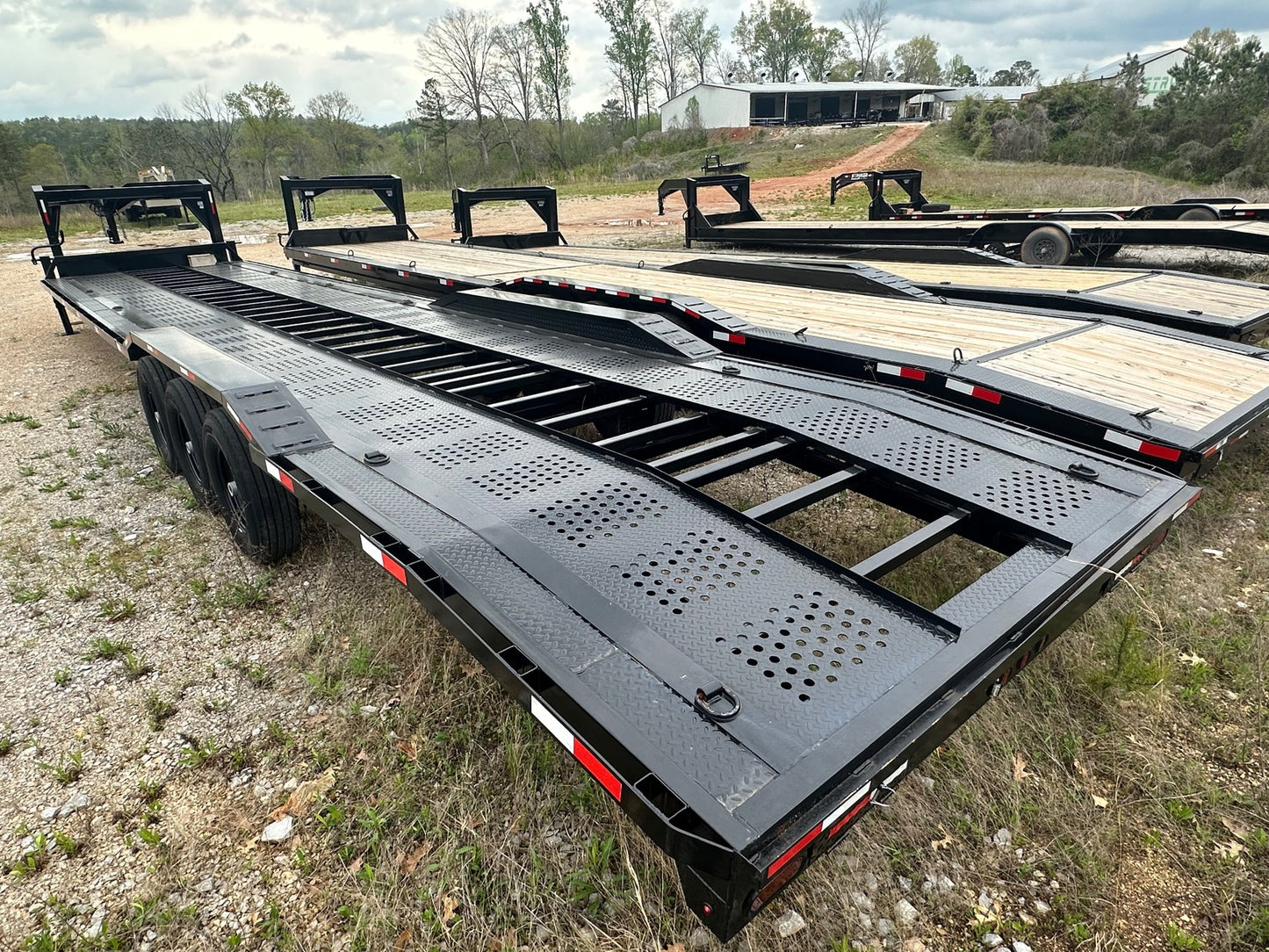 40' Equipment Trailer Gooseneck 21k Drive Over Fenders 014868 - Equipment Trailers - Stryker Dealership Group