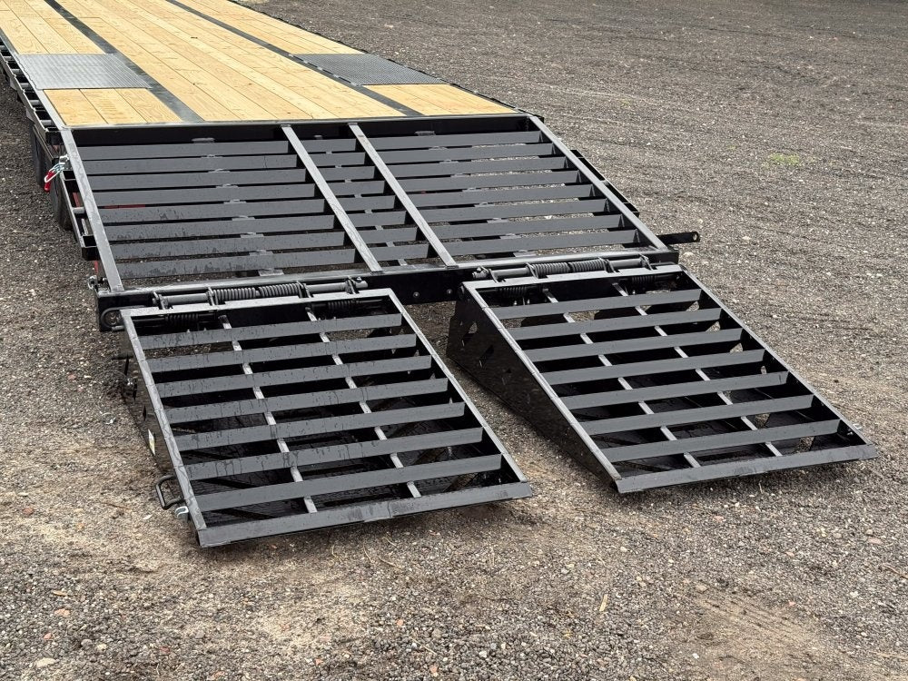 40' FHZ Gooseneck Deckover (2) 12K Axles Mega Ramps 25.9 GVWR, Hydraulic Jacks - 12K MR/Deckover Trailers - Stryker Dealership Group