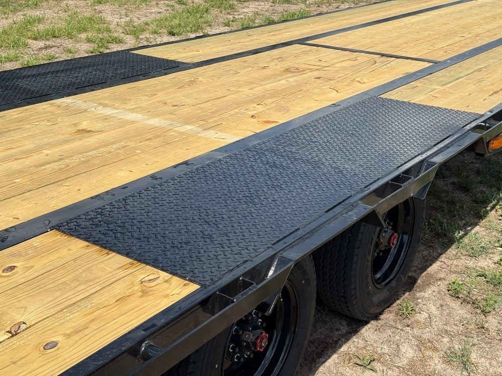 40' Hotshot Elite Gooseneck SD 10k Axles - Derated 12k GVWR - 18ply Tires & Spare & 10' Aluminum Ram - 10K SD SS/Deckover Trailers - Stryker Dealership Group