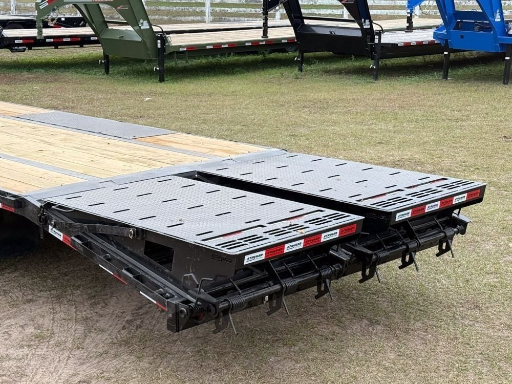 40' Stryker Gooseneck (2) 10K Dual Tandem Axles, Mega Ramps 14 Ply Tires - Deckover Trailers/Hotshot - Stryker Dealership Group