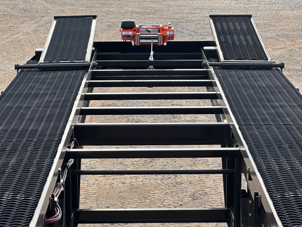 50' Stryker Fifth Wheel Low Profile Wedge (2) 12k Elec/Hyd Axles 004595 - Stryker Dealership Group