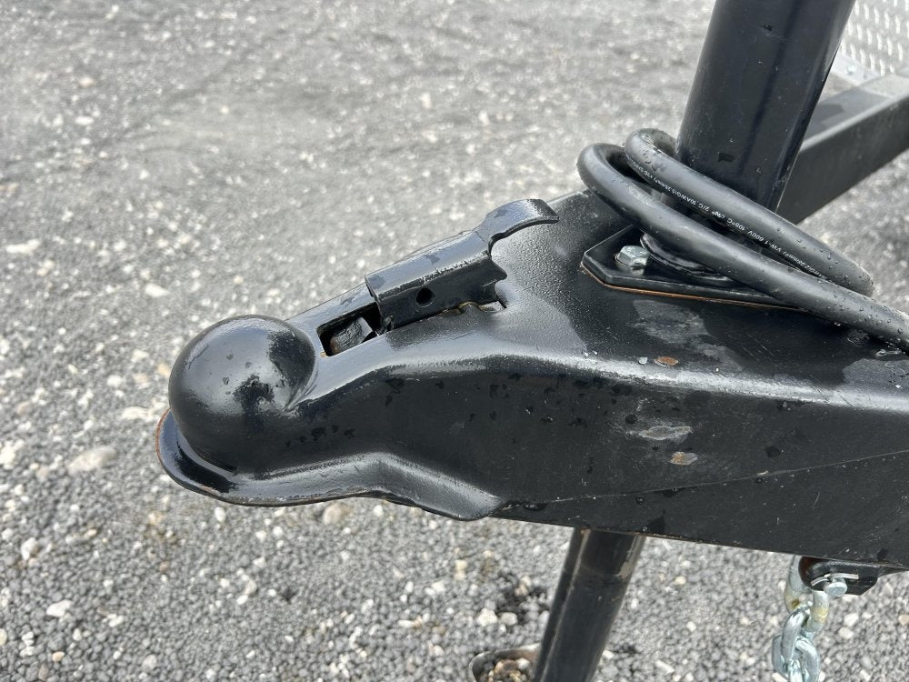 6 x 12 Traverse DLX Flat Top V Nose (2) - 3500 lb Axle - Enclosed - Stryker Dealership Group