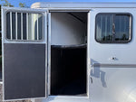 Sundowner 3 Horse Super Sport - Silver - Feed Door and Window KC1518