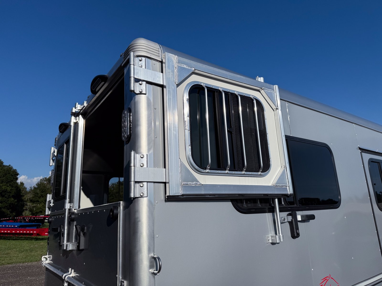 Charter TR SE Bumper Pull Horse Trailer - Stryker Dealership Group