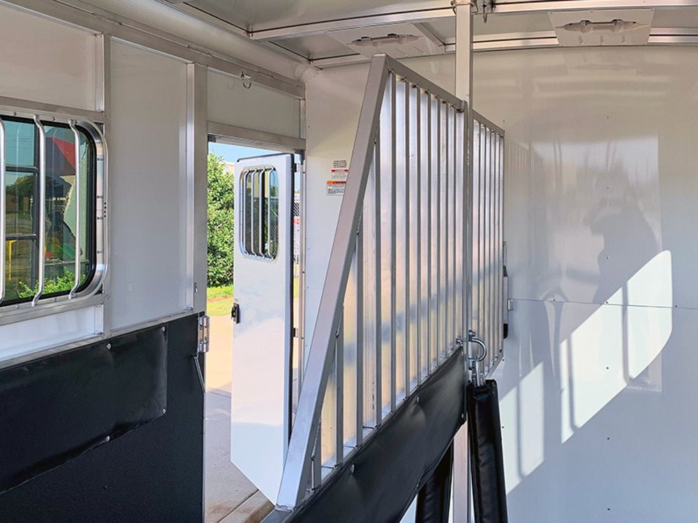 Charter TR SE Gooseneck Trailer - Stryker Dealership Group