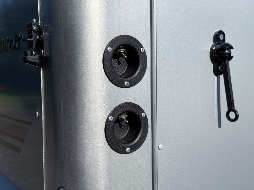 Sundowner 3 Horse Super Sport - Silver - Feed Door and Window KC1518