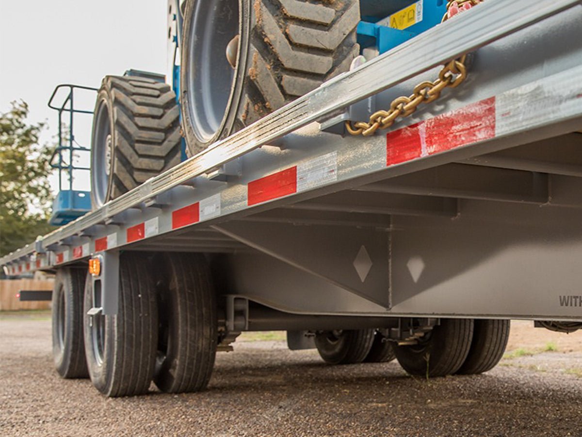 Diamond C FMAX Dual Wheel Hyrdraulic Dovetail - Stryker Dealership Group