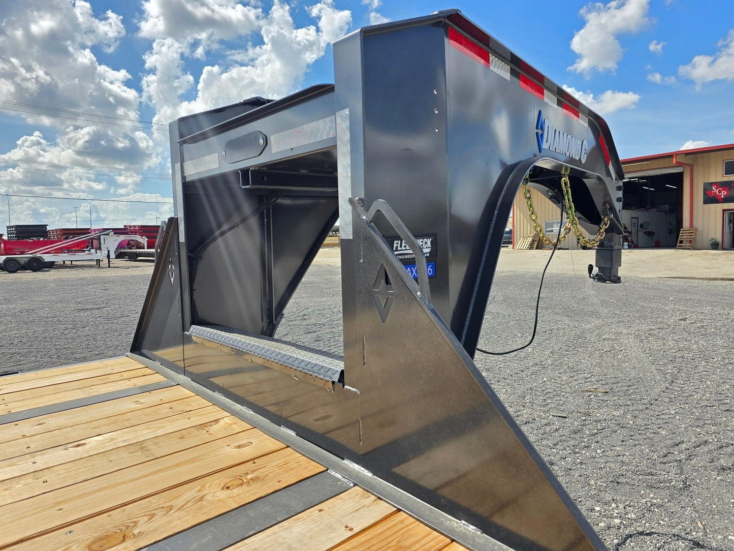Diamond C FMAX HD Hyrdraulic Dovetail - Stryker Dealership Group