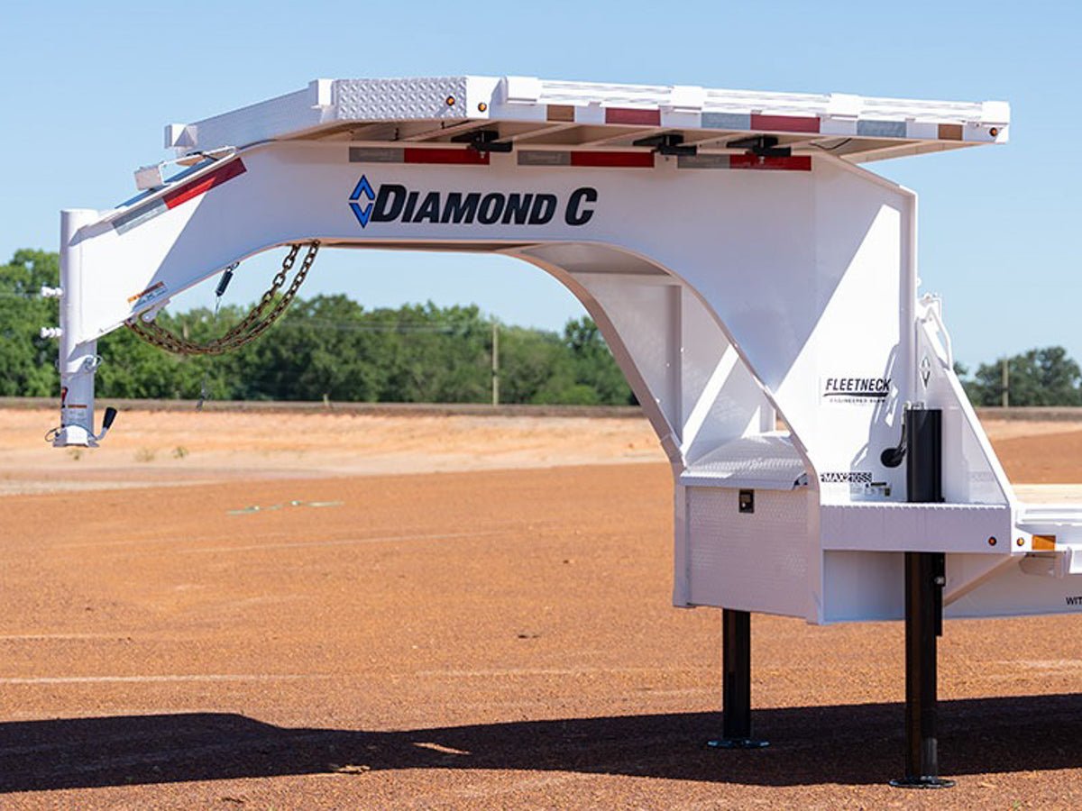 Diamond C FMAX Super Single Hydraulic Dovetail - Stryker Dealership Group