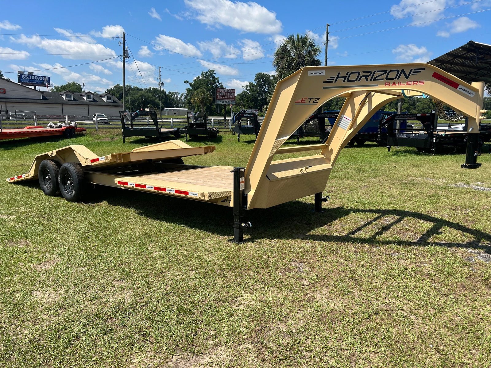 Horizon ETZ Gooseneck Equipment Tilt Trailer - Stryker Dealership Group