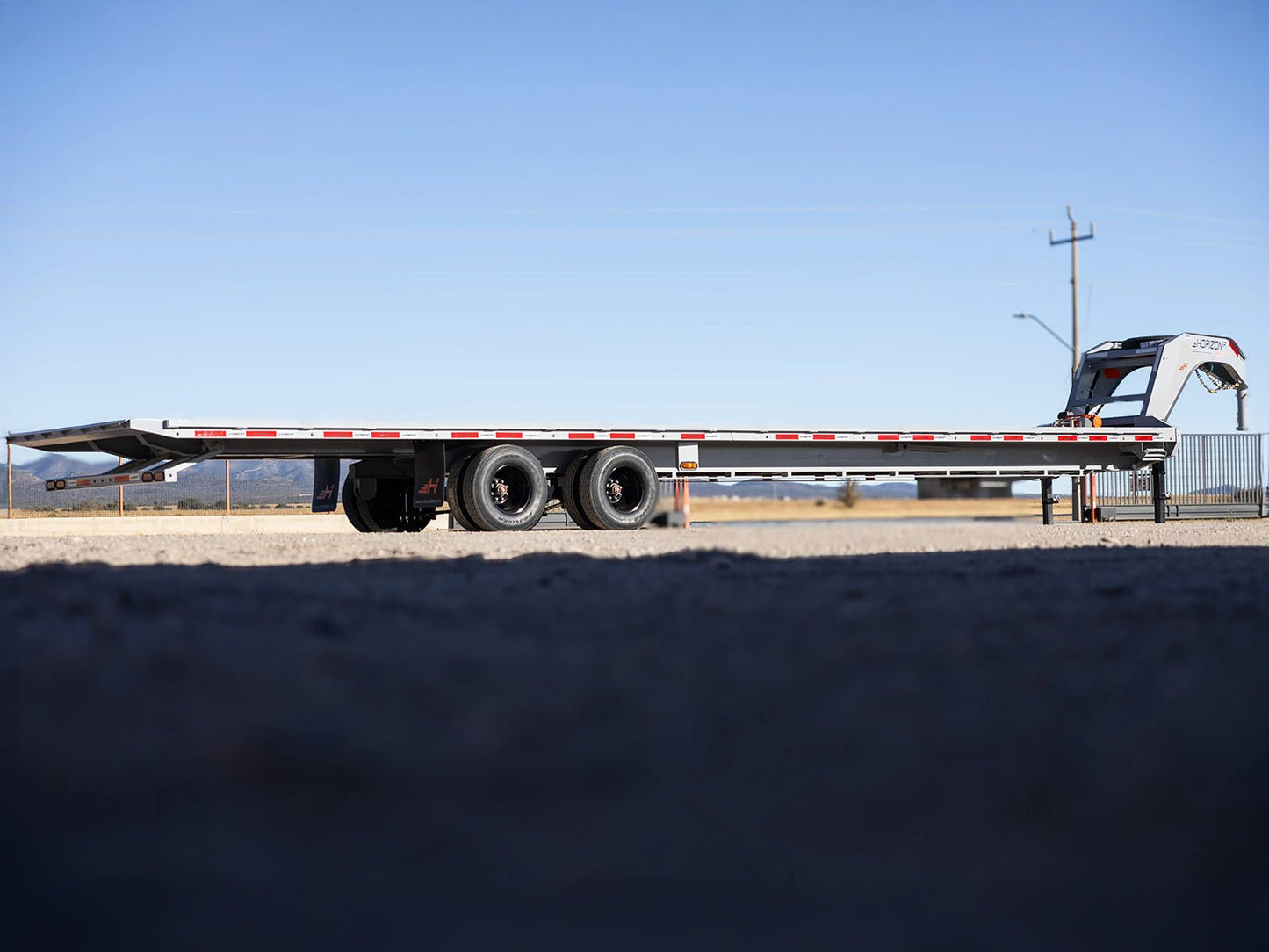 Horizon FFHSS Deckover Tilt Trailer - Stryker Dealership Group