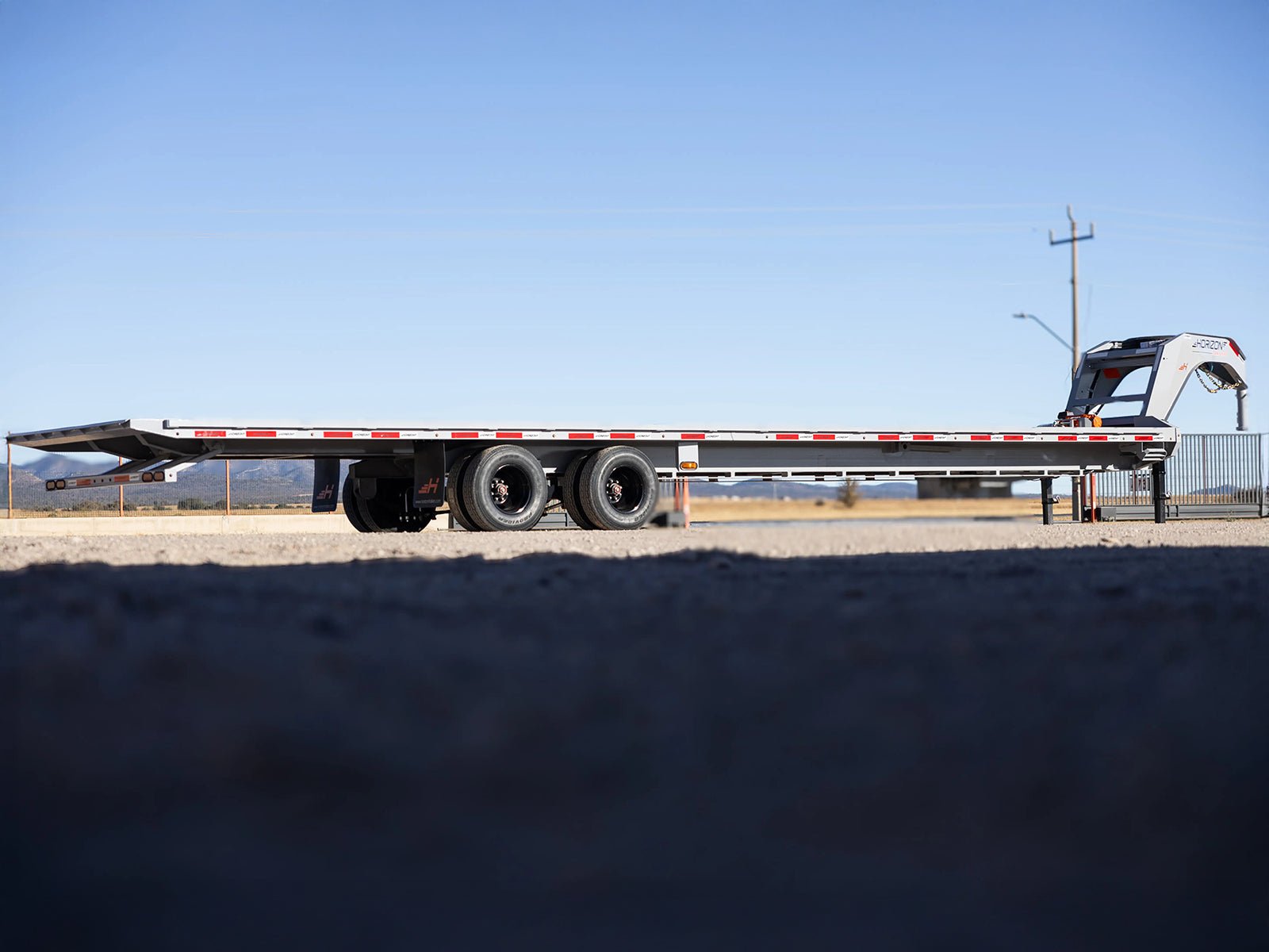 Horizon FFHSS Deckover Tilt Trailer - Stryker Dealership Group