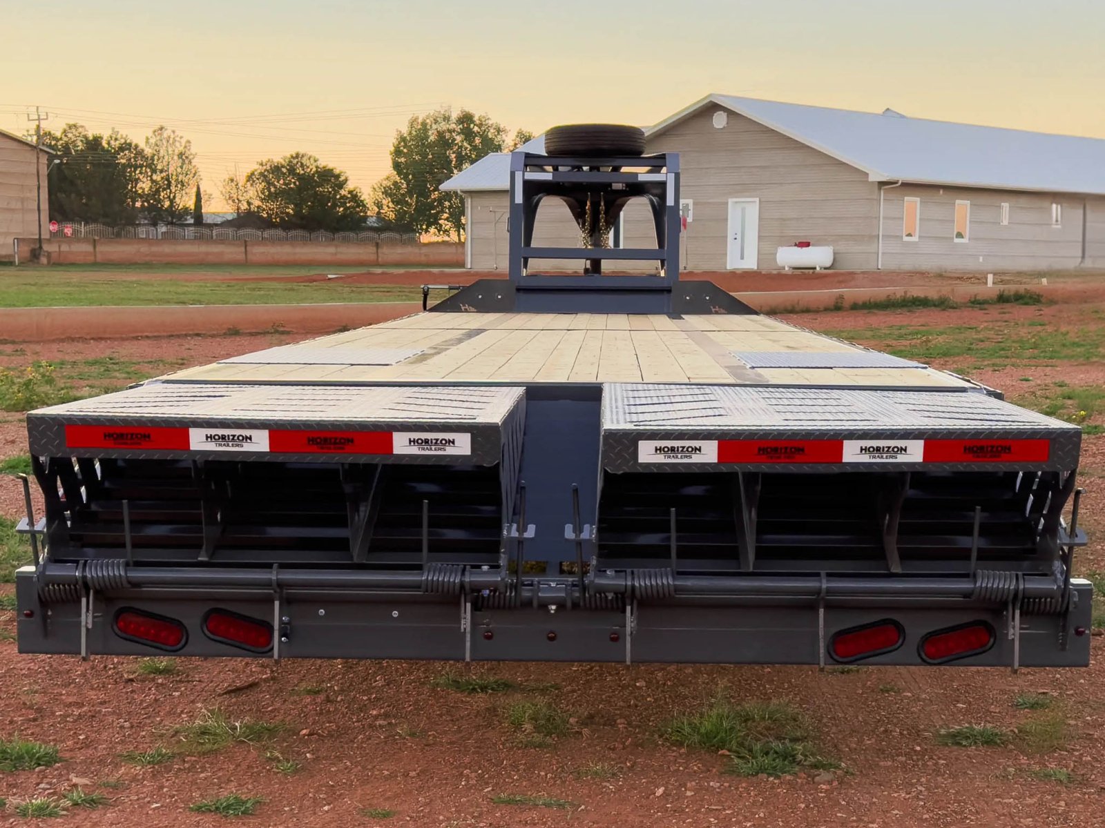 Horizon FHZ Gooseneck Flatbed - Stryker Dealership Group