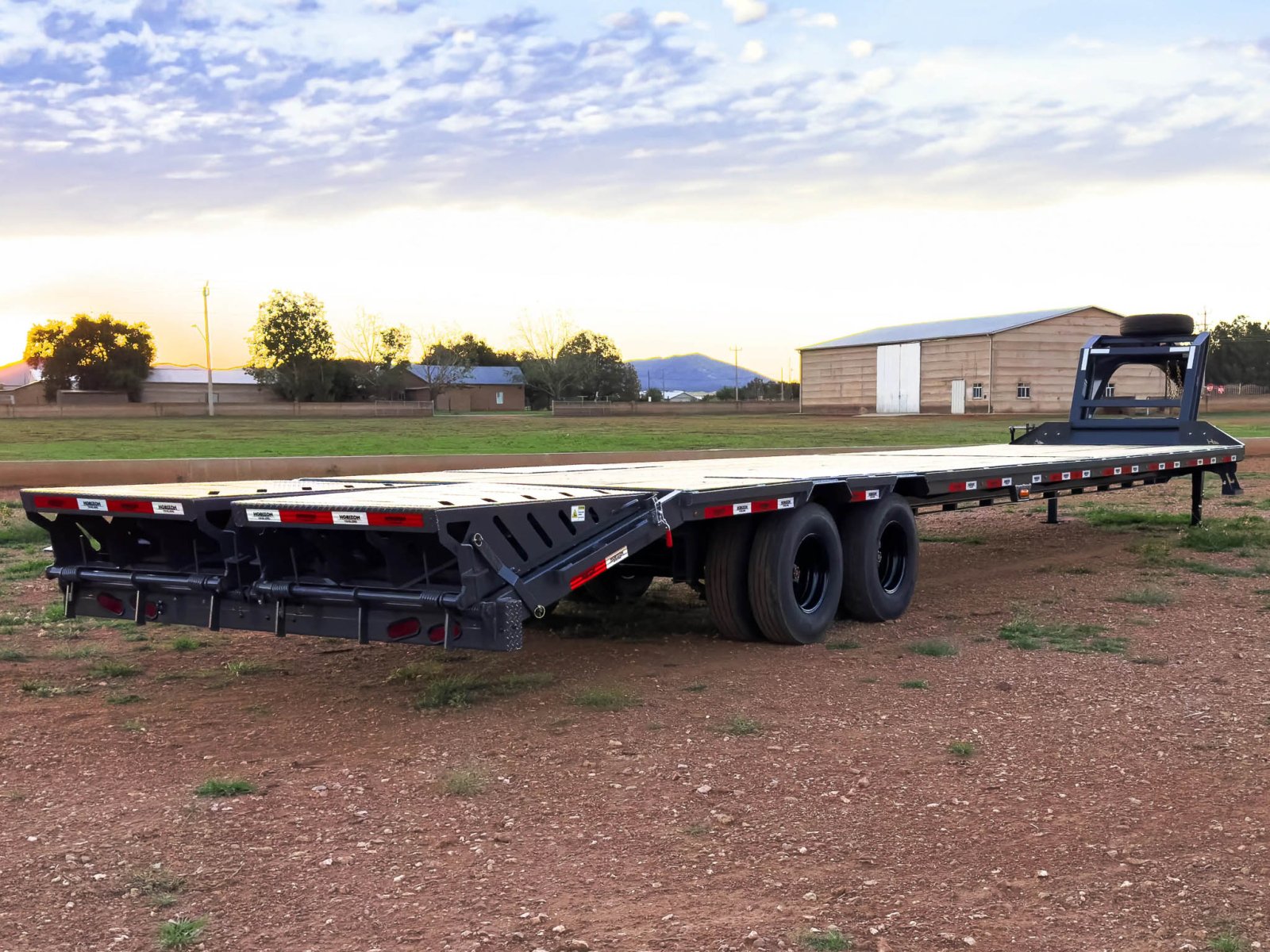 Horizon FHZ Gooseneck Flatbed - Stryker Dealership Group