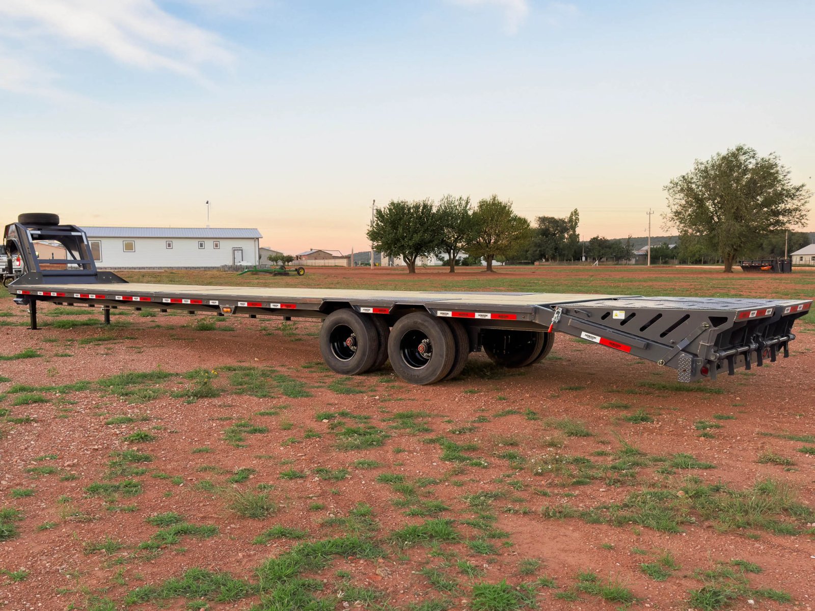 Horizon FHZ Gooseneck Flatbed - Stryker Dealership Group