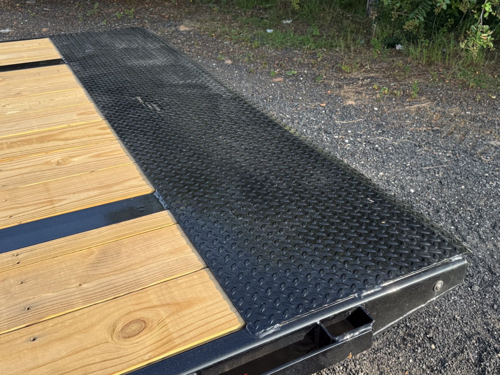 Horizon FTS Deckover Tilt Trailer - Stryker Dealership Group