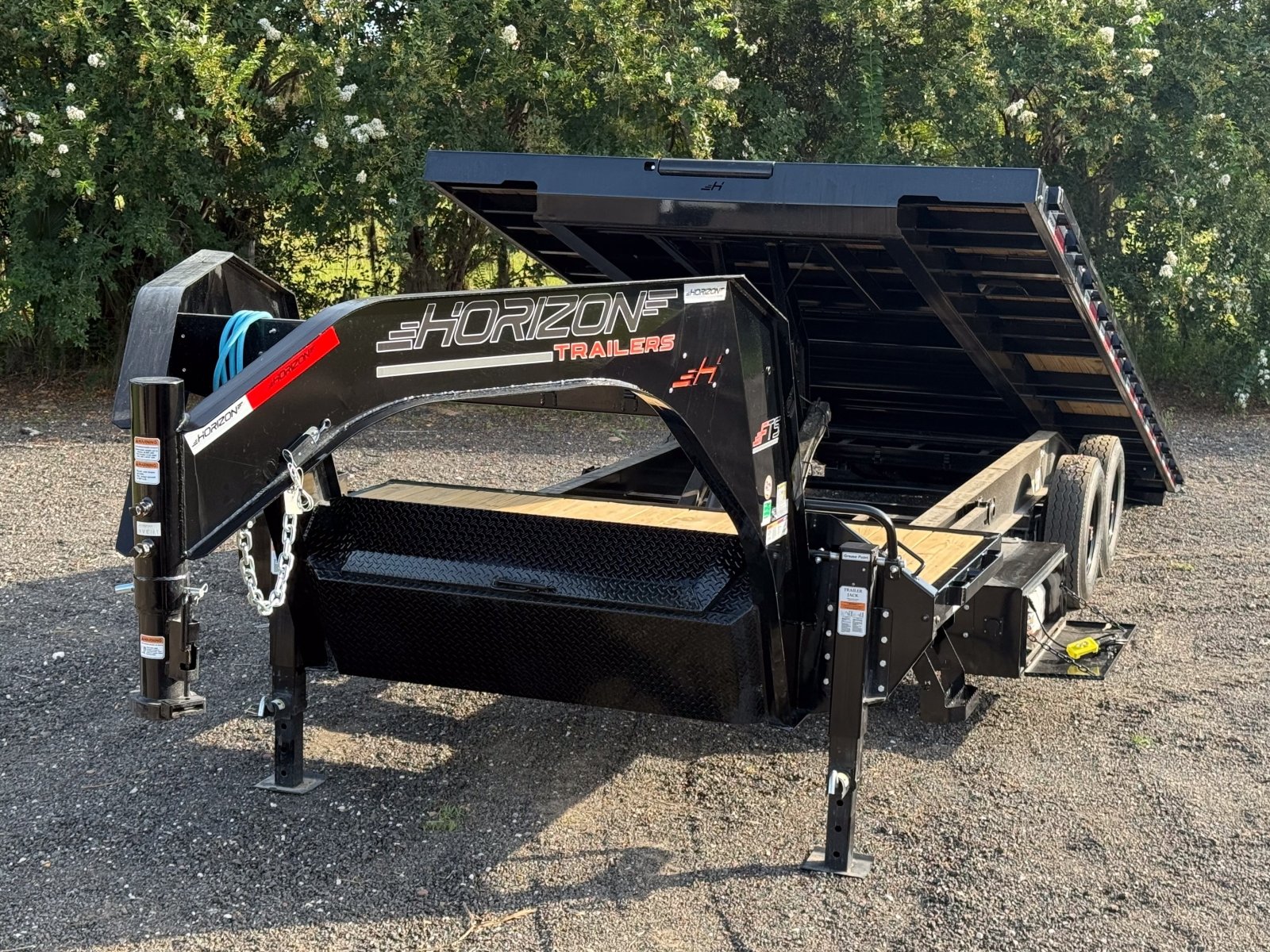 Horizon FTS Deckover Tilt Trailer - Stryker Dealership Group