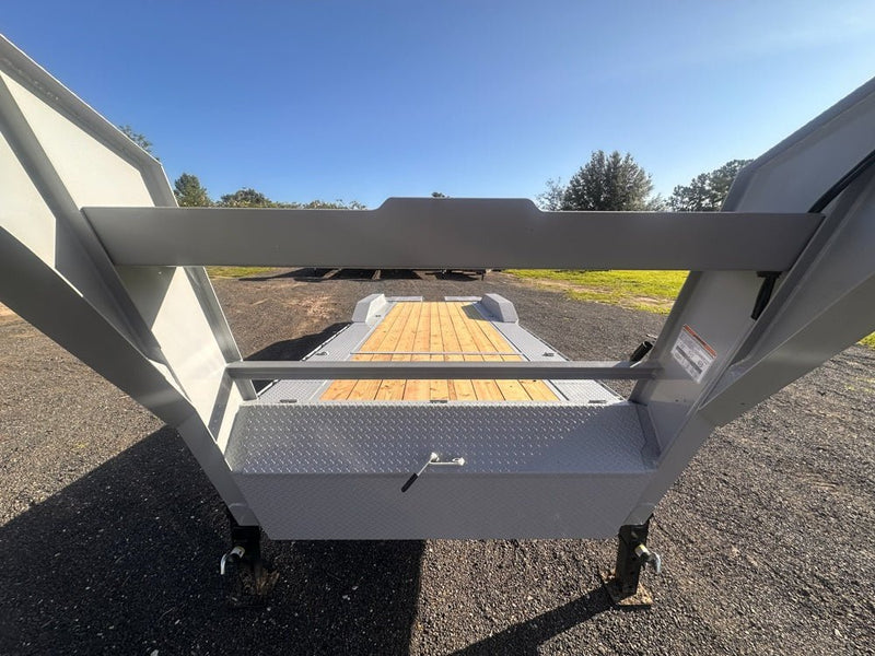98" Engineered Gooseneck & Mega Toolbox