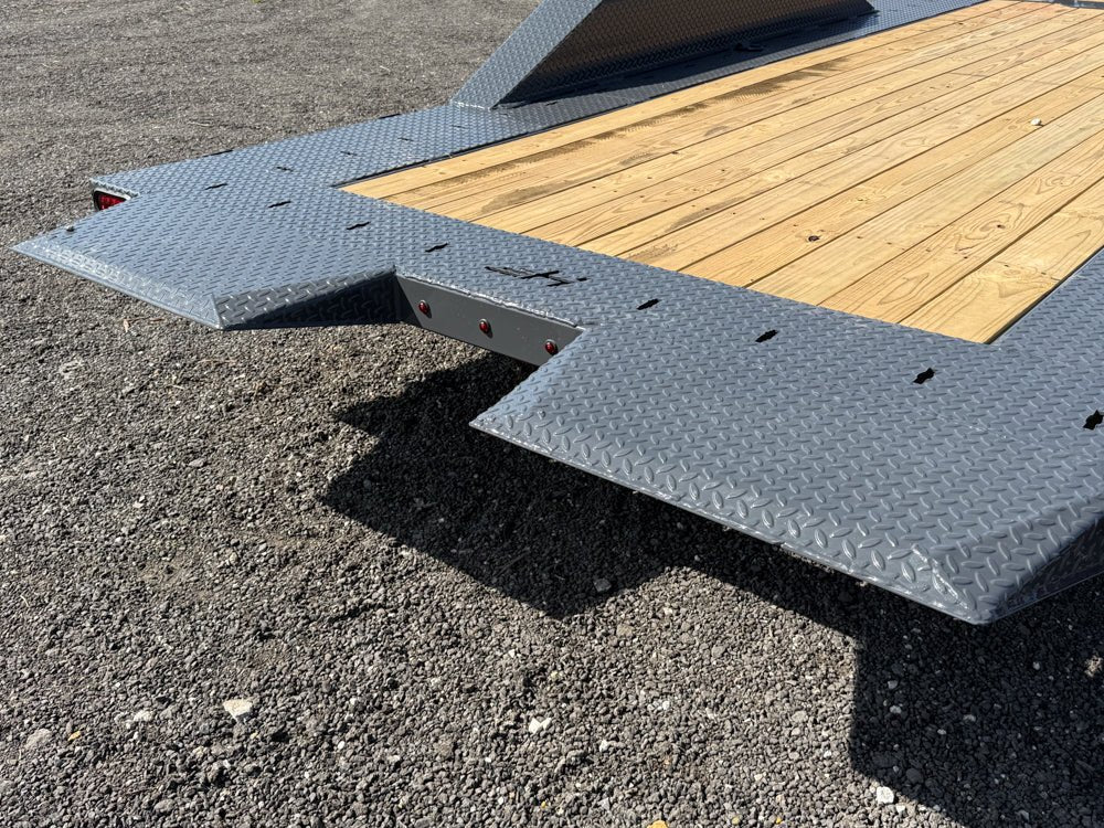 Horizon HET Gooseneck Drive Over Fenders Tilt Trailer - Stryker Dealership Group