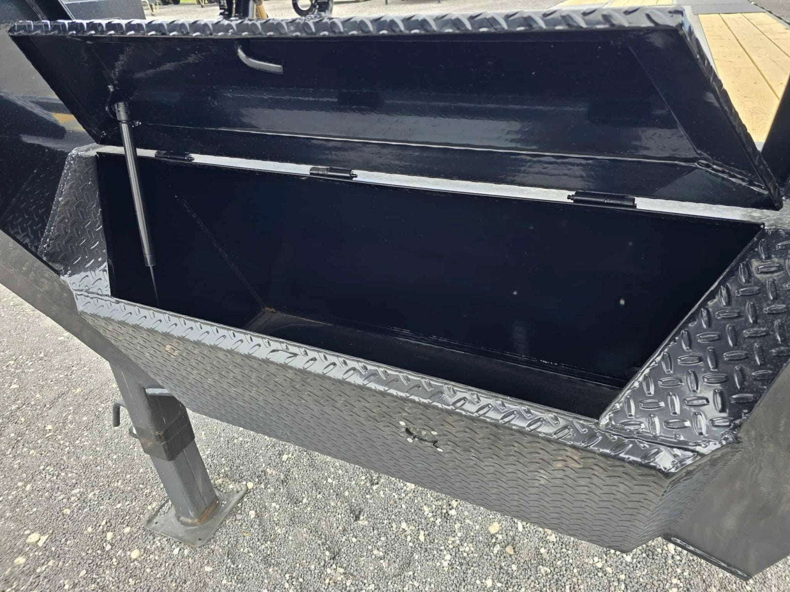 Horizon HYZ HD Hydraulic Dovetail Trailer - Stryker Dealership Group