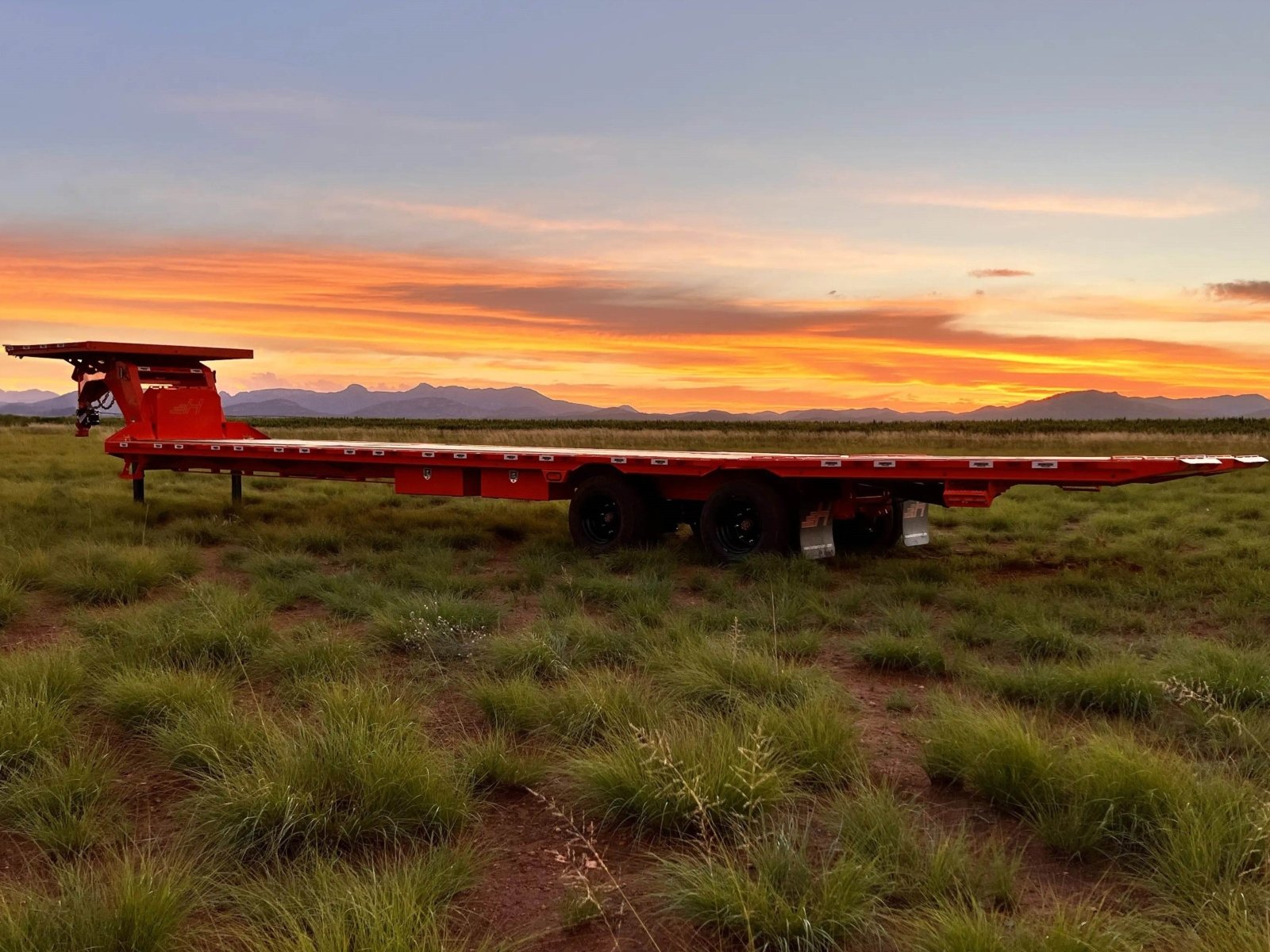 Horizon HYZ Hydraulic Flatdeck Trailer - Stryker Dealership Group