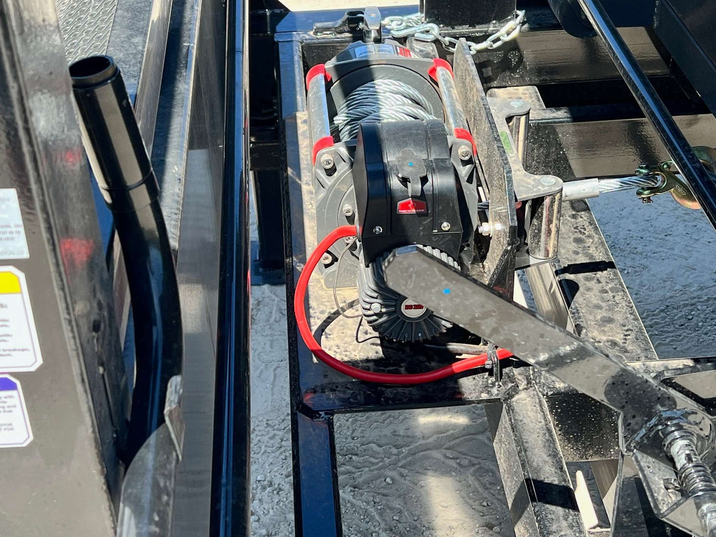 Horizon 20' HRD GN Roll off Bundle (2) 10k Axles + 3 Bins w/ 4' Walls HZN20GN10K4FTEDZ3REDFL - Ghost ROP - Stryker Dealership Group