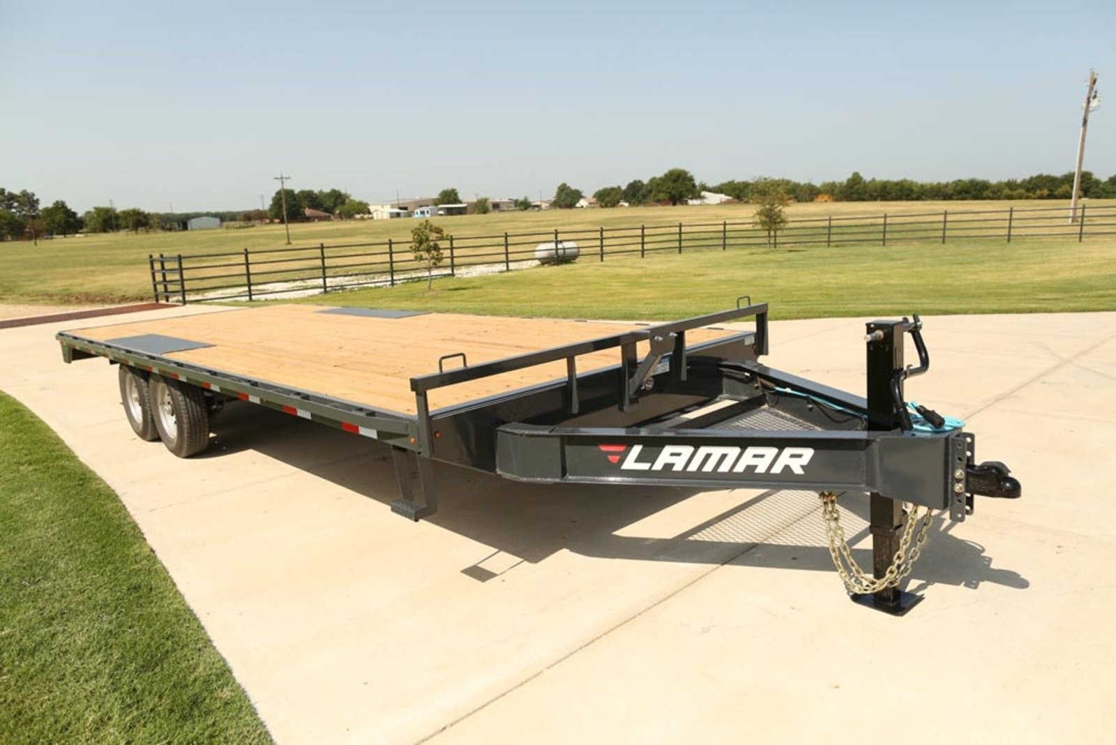 Lamar F8 Deckover Trailer - Stryker Dealership Group