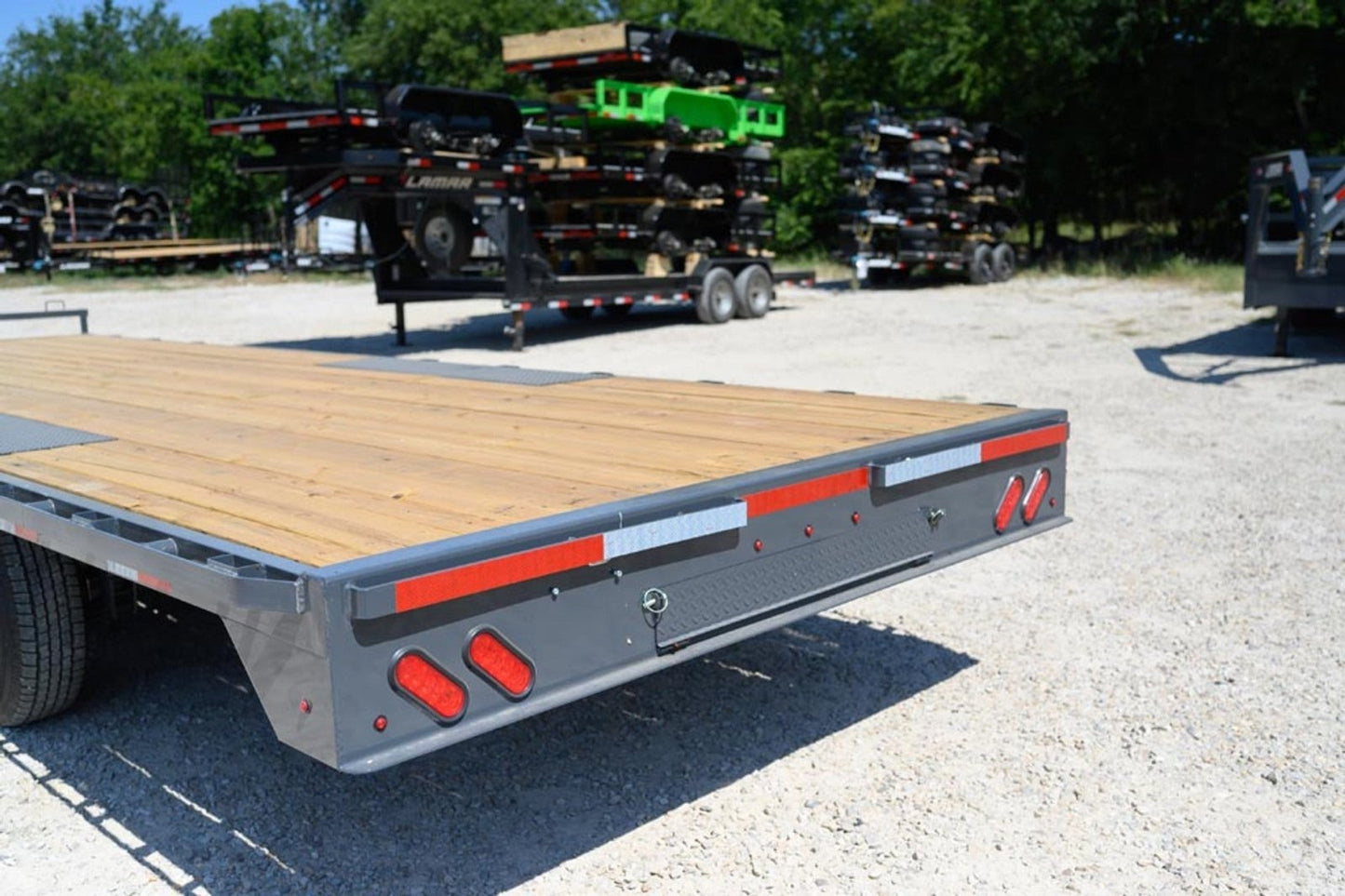 Lamar F8 Deckover Trailer - Stryker Dealership Group