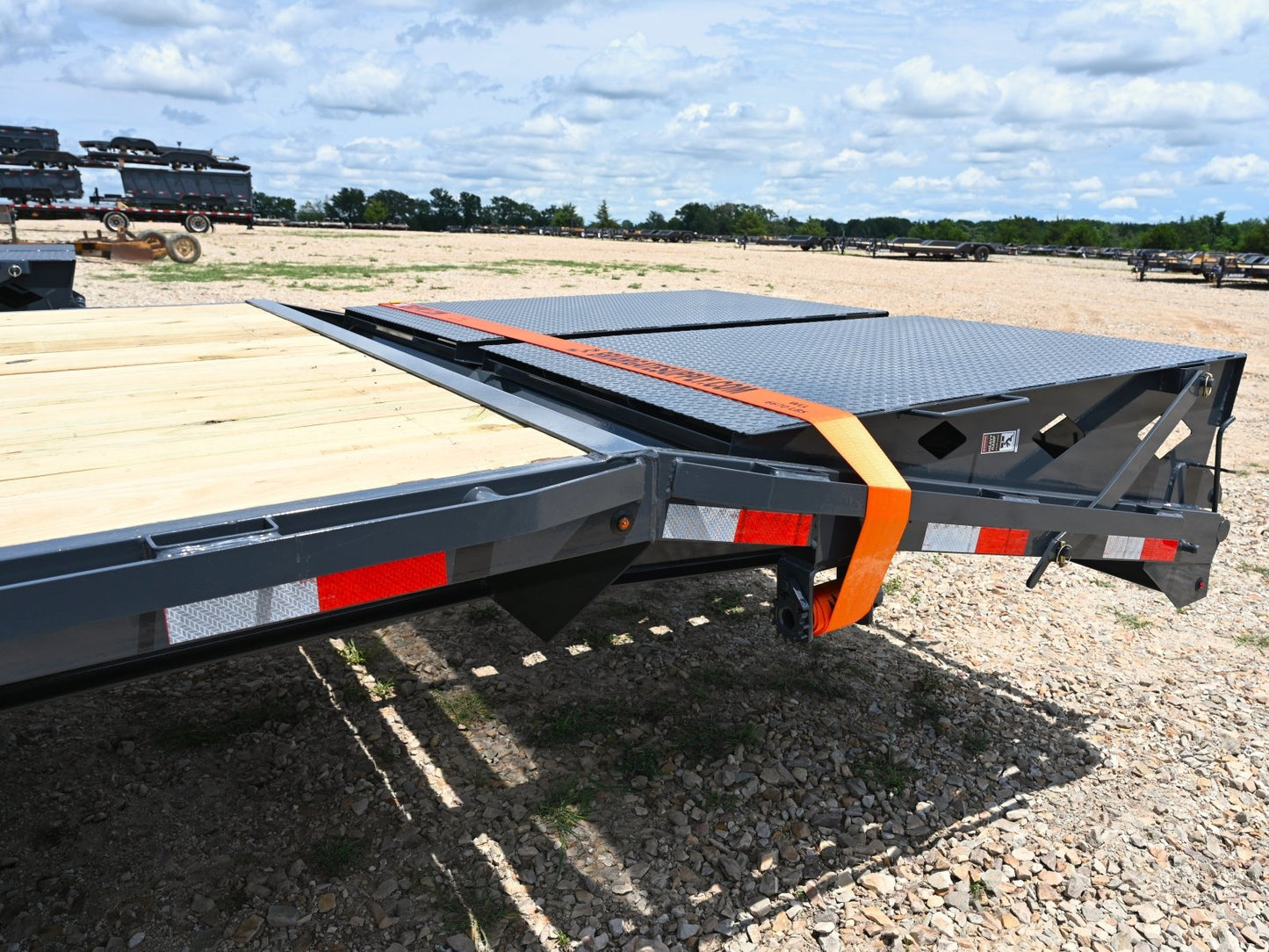 Lamar FG Gooseneck Deckover Trailer - Stryker Dealership Group