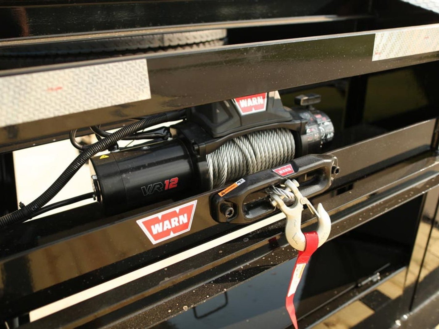 Lamar FG Gooseneck Hydraulic Dovetail Trailer - Stryker Dealership Group